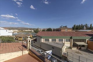 Casa adosada en venta en Guadix