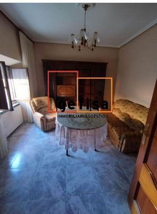 Casa adosada en venta en Valdepeñas