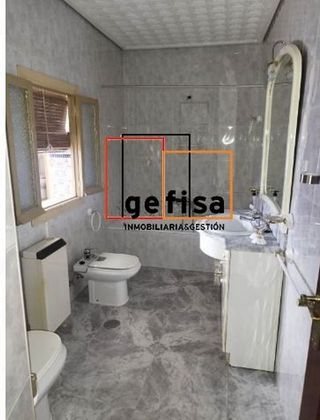 Casa adosada en venta en Valdepeñas