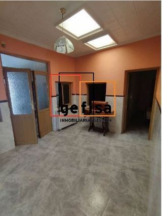 Casa adosada en venta en Valdepeñas