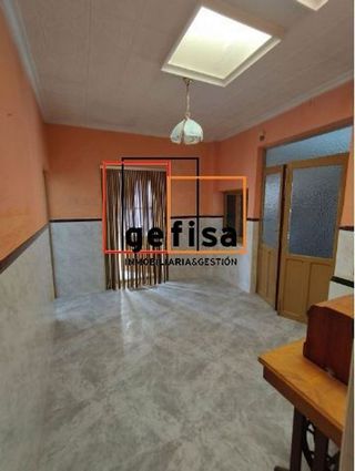 Casa adosada en venta en Valdepeñas