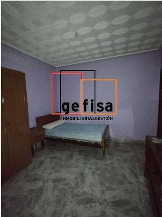 Casa adosada en venta en Valdepeñas