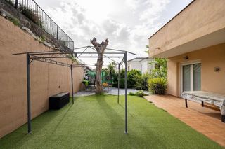 Chalet en venta en Zubia (La)