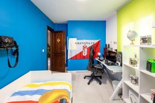 Chalet en venta en Zubia (La)