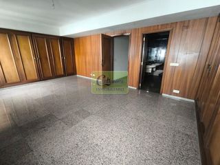 Piso en venta en Centro en Ferrol