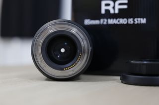 Canon RF 85mm F2 MACRO IS STM -NUEVO-
