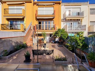 Casa adosada en venta en Sant Jordi-Babilonia en Torredembarra