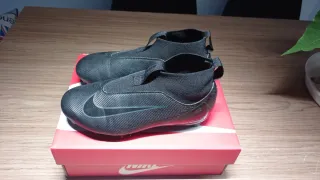 Botas Fútbol Nike Mercurial Niño Talla 32.