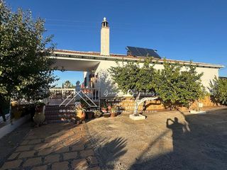 Chalet en venta en Lucena