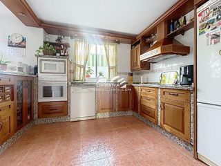 Chalet en venta en Lucena