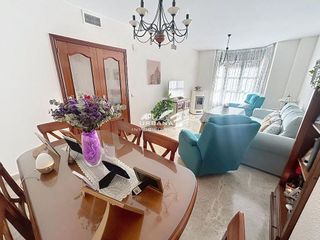 Chalet en venta en Lucena