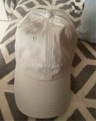 Gorra Tommy Jeans Gris y Blanca