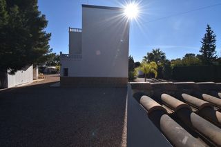Chalet en venta en Peña de las Águilas en Elche