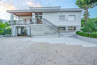 Chalet en venta en Cerro de Alarcón - Puente La Sierra - Mirador del Romero en Valdemorillo