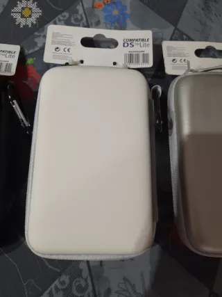 NUEVO. LOTE 3 Fundas Rígidas DS, DS LITE