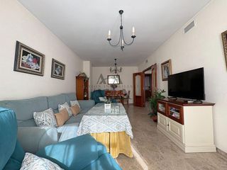 Chalet en venta en Lucena