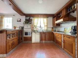 Chalet en venta en Lucena