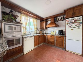 Chalet en venta en Lucena