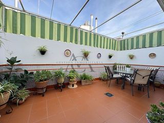 Chalet en venta en Lucena