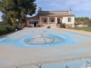 Chalet en venta en Yecla