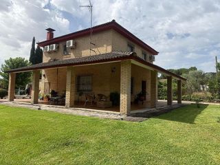 Chalet en venta en Santa Maria de Trassierra en Córdoba