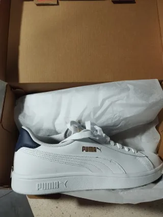 Zapatillas Puma Blancas y Azul Marino,nuevas.