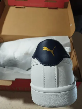 Zapatillas Puma Blancas y Azul Marino,nuevas.