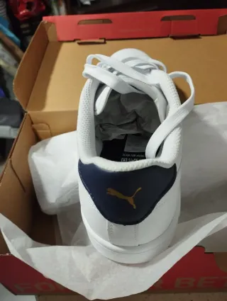 Zapatillas Puma Blancas y Azul Marino,nuevas.