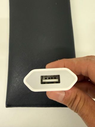 Adaptador de corriente Apple
