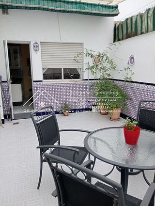 Casa adosada en venta en Lucena