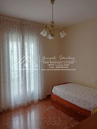 Casa adosada en venta en Lucena