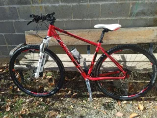 Bicicleta de Montaña Roja