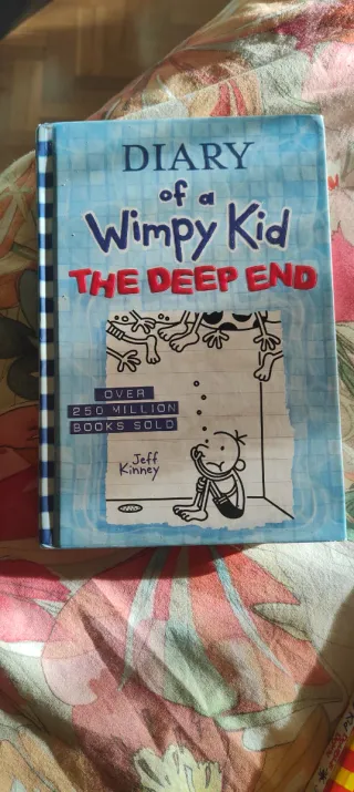 Colección de 13 libros de Greg. Algunos en inglés.