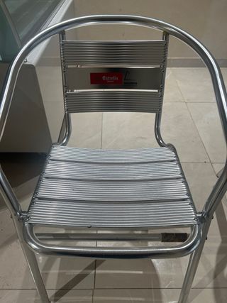 Sillas de aluminio Estrella Damm apilables