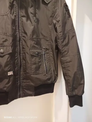 Chaqueta Negra Estilo Bomber