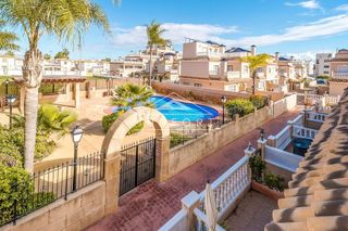 Casa pareada en venta en Campos de Golf - Villa Martin - Los Dolses en Orihuela