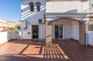 Casa pareada en venta en Cenes de la Vega
