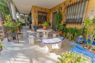 Chalet en venta en Peña de las Águilas en Elche