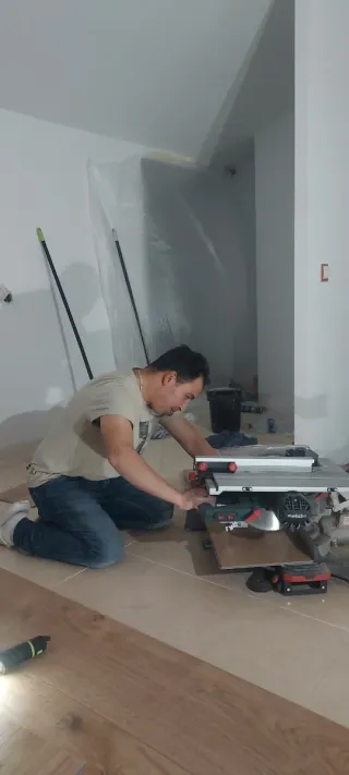 Servicio de pintura y tarima flotante