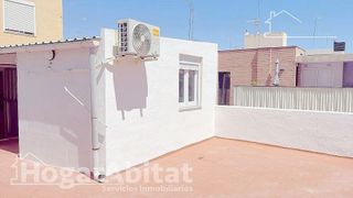 Chalet en venta en Avda. de Abril. - 9 de octubre en Sagunto