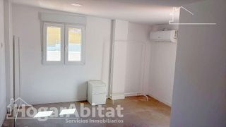 Chalet en venta en Avda. de Abril. - 9 de octubre en Sagunto