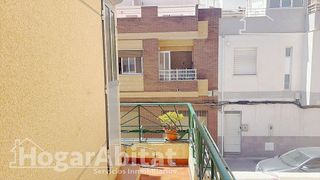 Chalet en venta en Avda. de Abril. - 9 de octubre en Sagunto