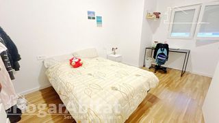 Chalet en venta en Avda. de Abril. - 9 de octubre en Sagunto