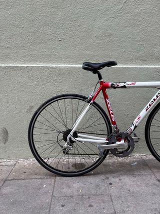 Bicicleta carretera Zeus