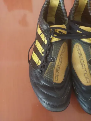 Zapatillas Adidas Predator Negras y Amarillas