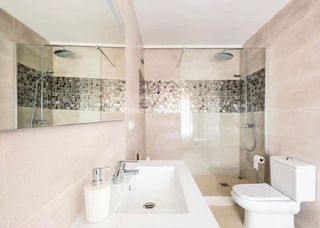 Casa adosada en alquiler en Río Real en Marbella