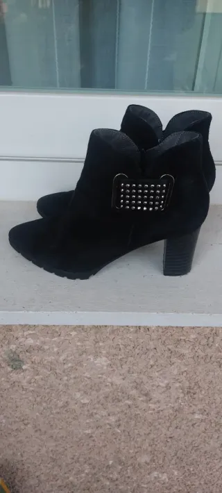 Botines negros de tacón