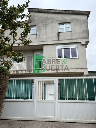 Chalet en venta en Monforte de Lemos