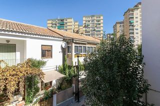 Casa adosada en venta en Cervantes en Granada