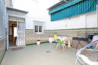 Chalet en venta en Lucena